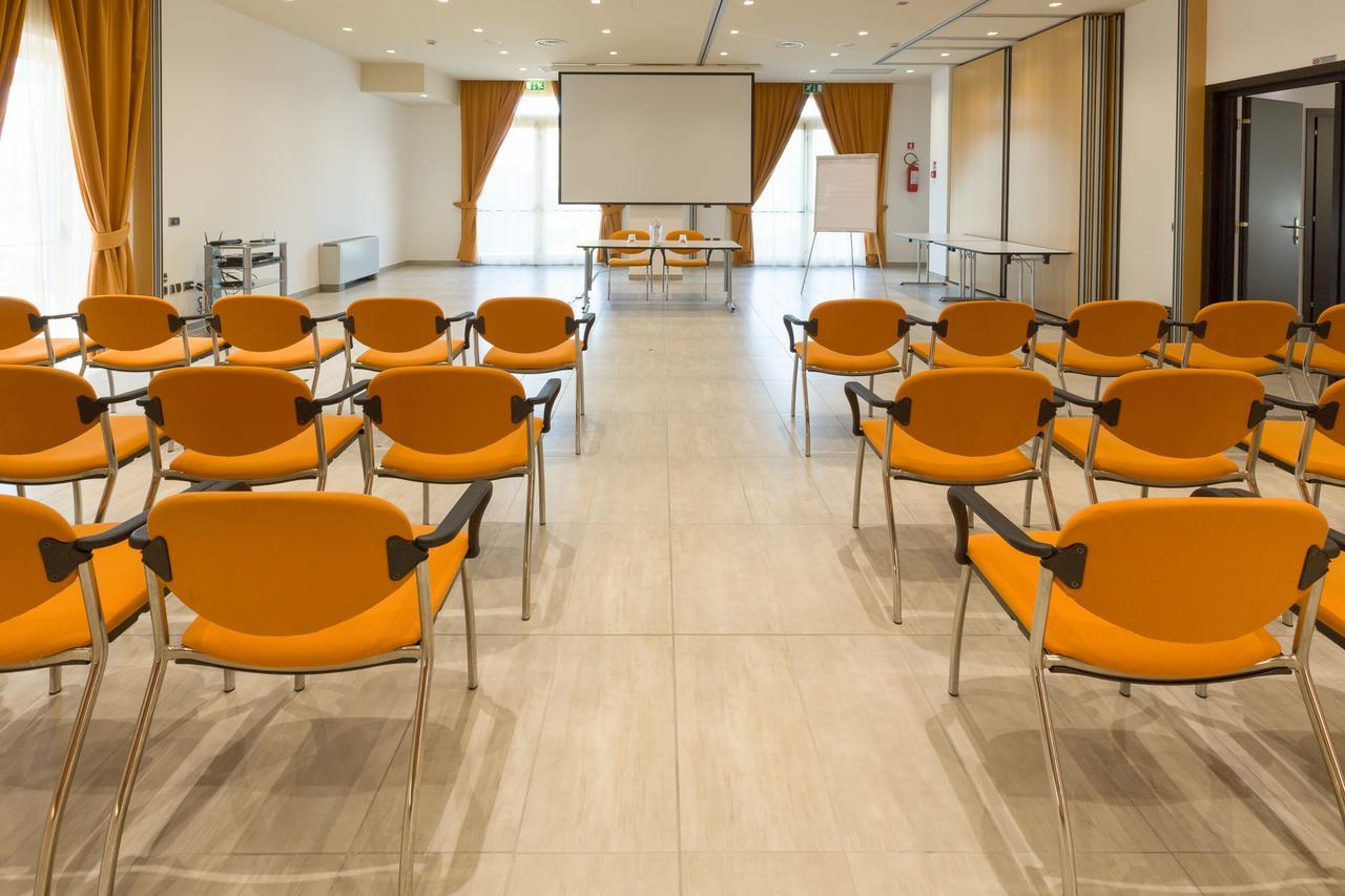 Una Hotels Cesena Nord エクステリア 写真