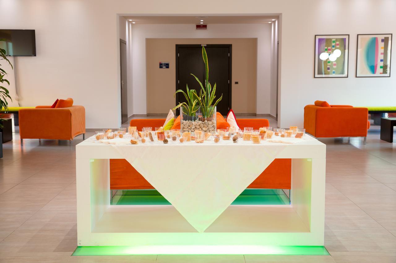 Una Hotels Cesena Nord エクステリア 写真