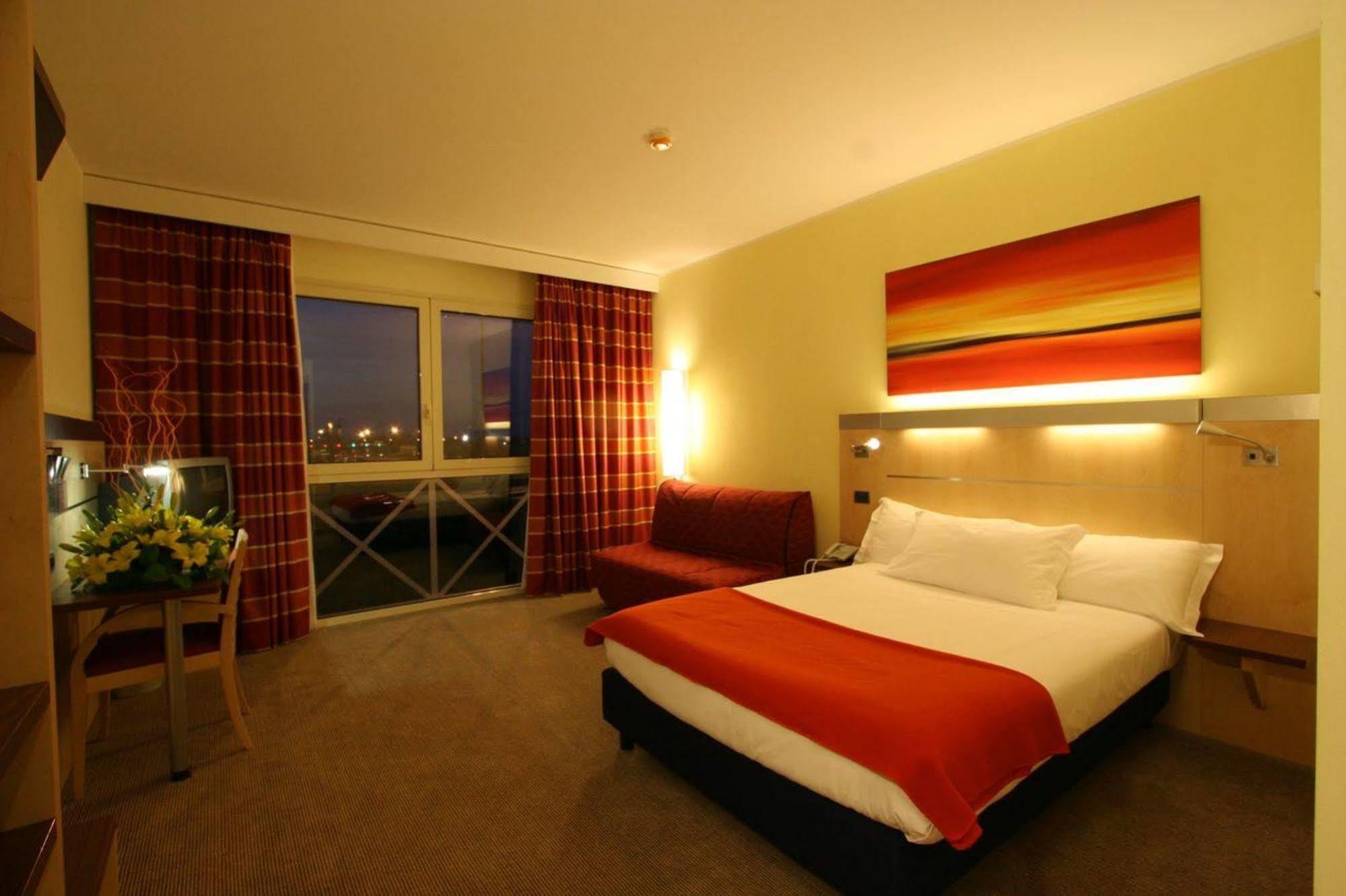 Una Hotels Cesena Nord エクステリア 写真