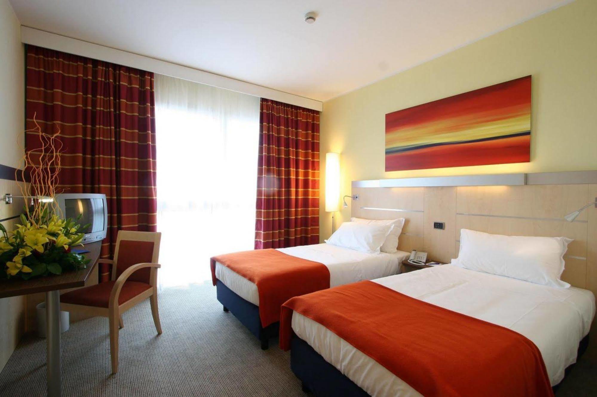 Una Hotels Cesena Nord 部屋 写真